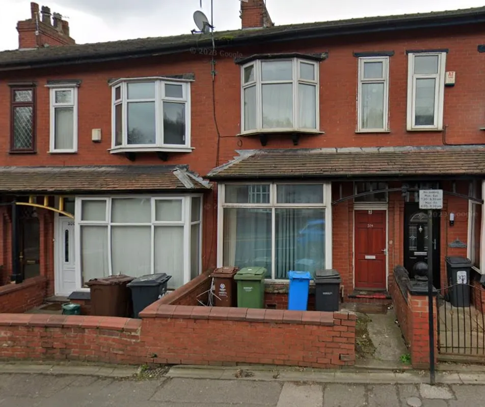 House Abbey Hills Road in Oldham