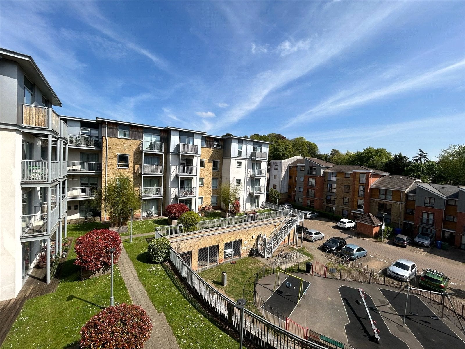 Flat Coombe Way in Rushmoor