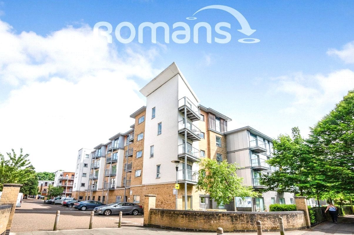 Flat Coombe Way in Rushmoor
