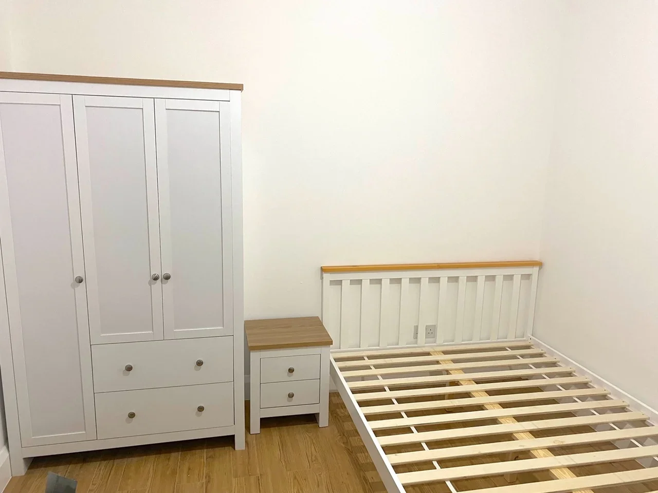 Flat Golders Green Road in Greater London