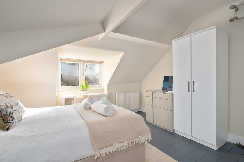 Room Drewstead Road in Greater London