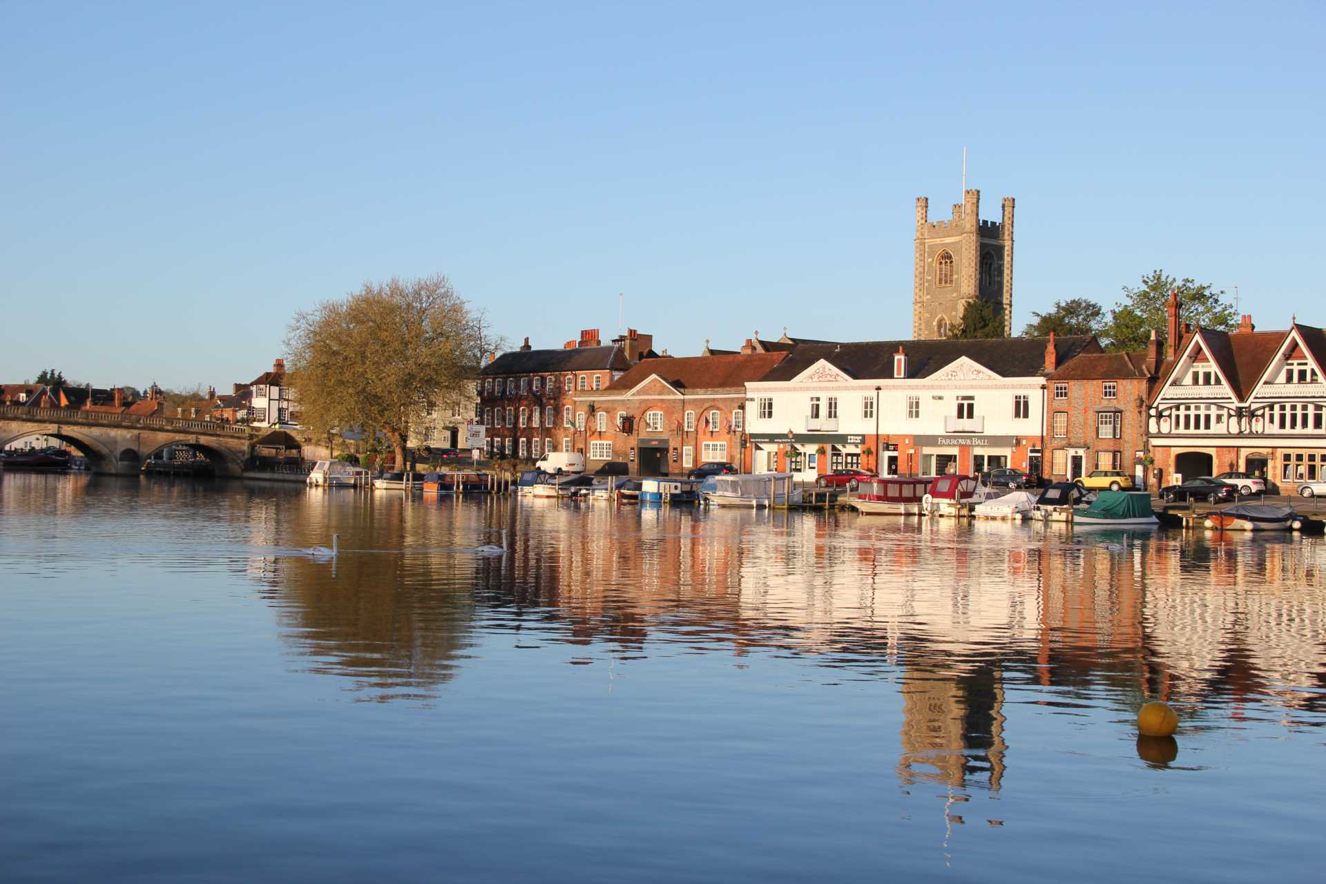 Flat Thameside in South Oxfordshire