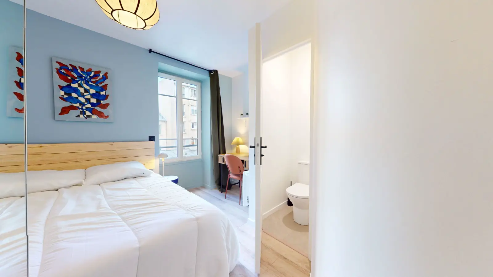 Room Rue des Dames in Paris