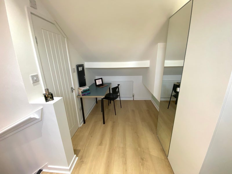 Room David Road in Coventry
