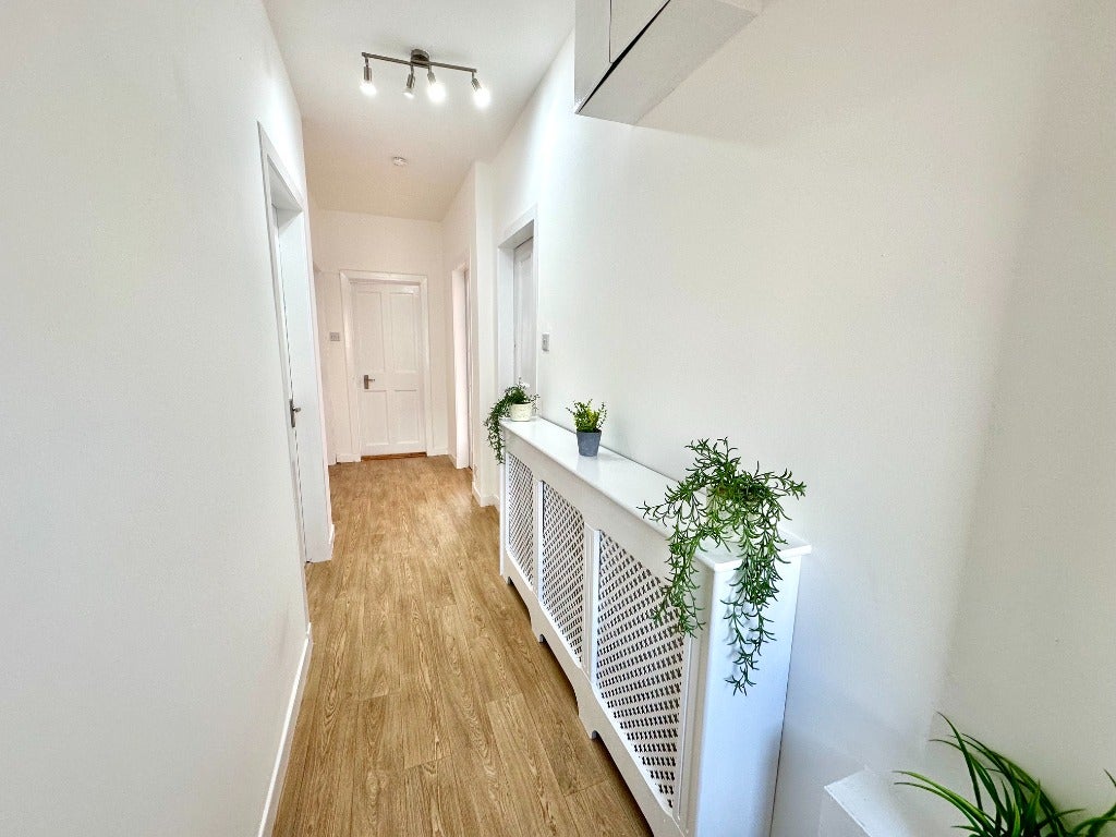 Flat Rampart Avenue in Glasgow