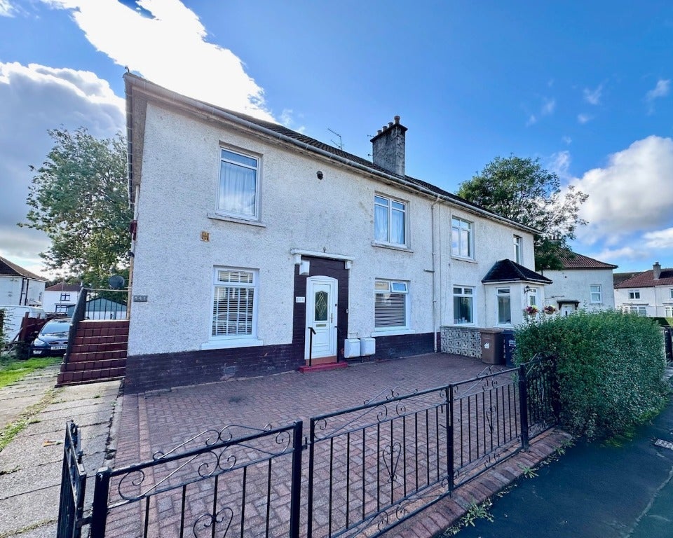 Flat Rampart Avenue in Glasgow