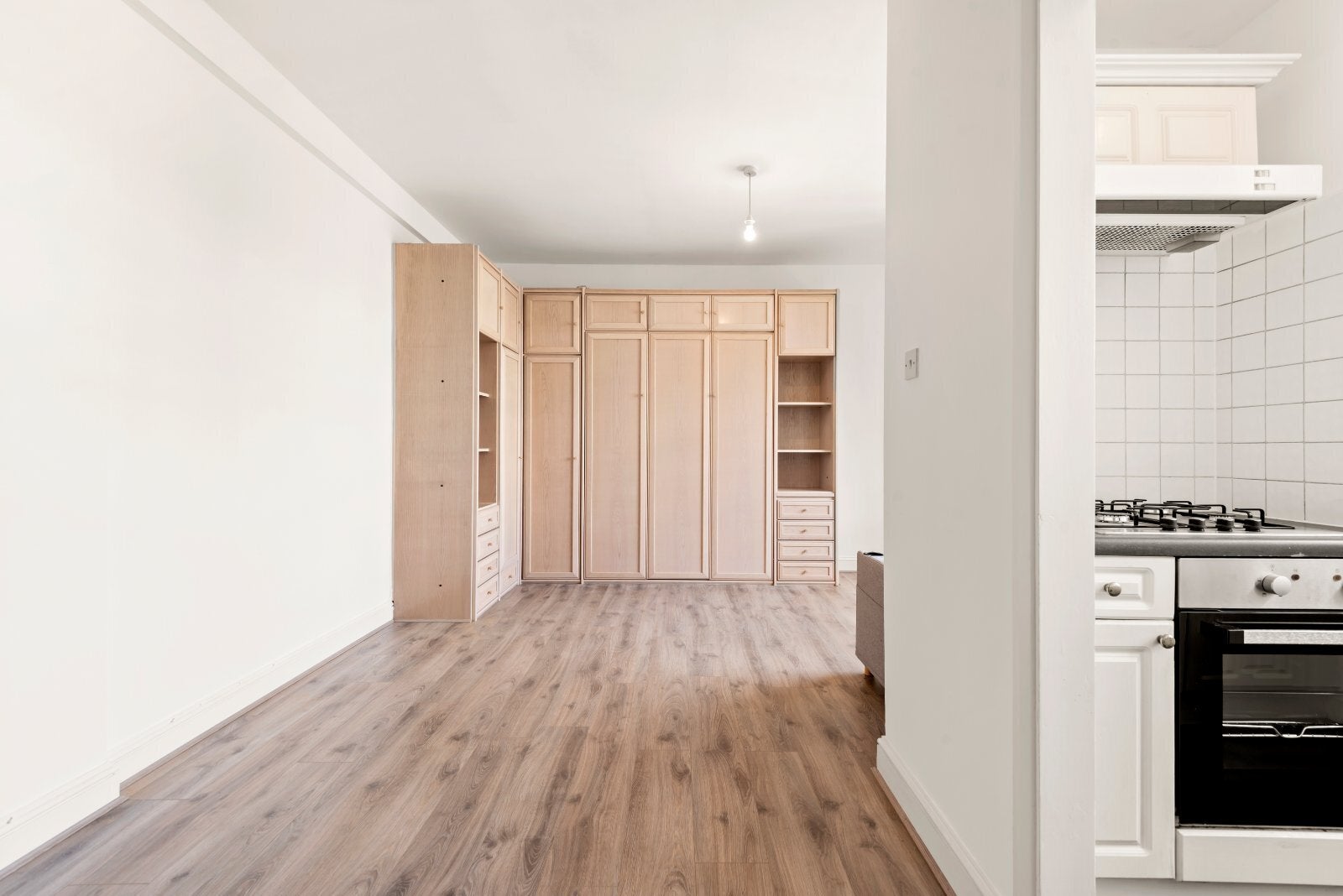 Flat Kensington High Street in Greater London