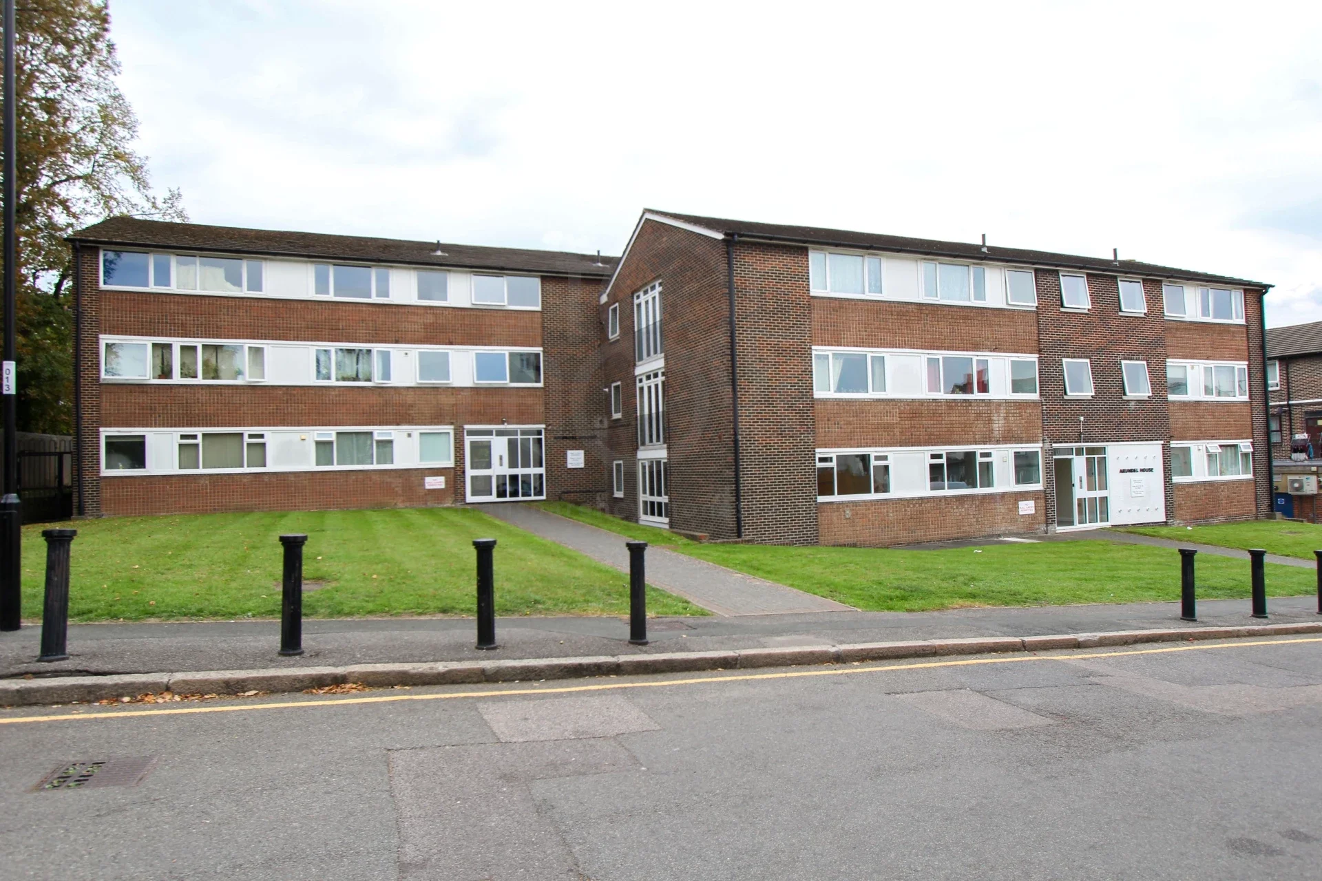 Flat Heathfield Road in Greater London