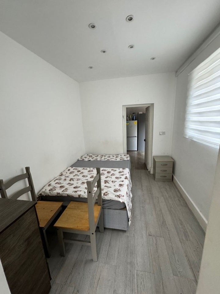 Room Worton Road in Greater London