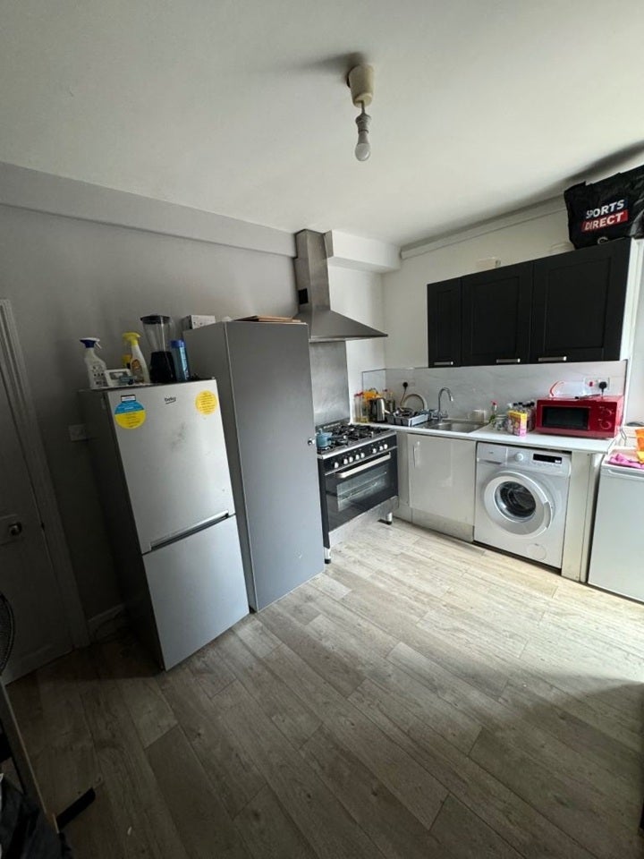 Room Worton Road in Greater London