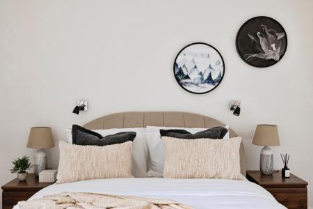 Flat Lyndhurst Gardens in Greater London