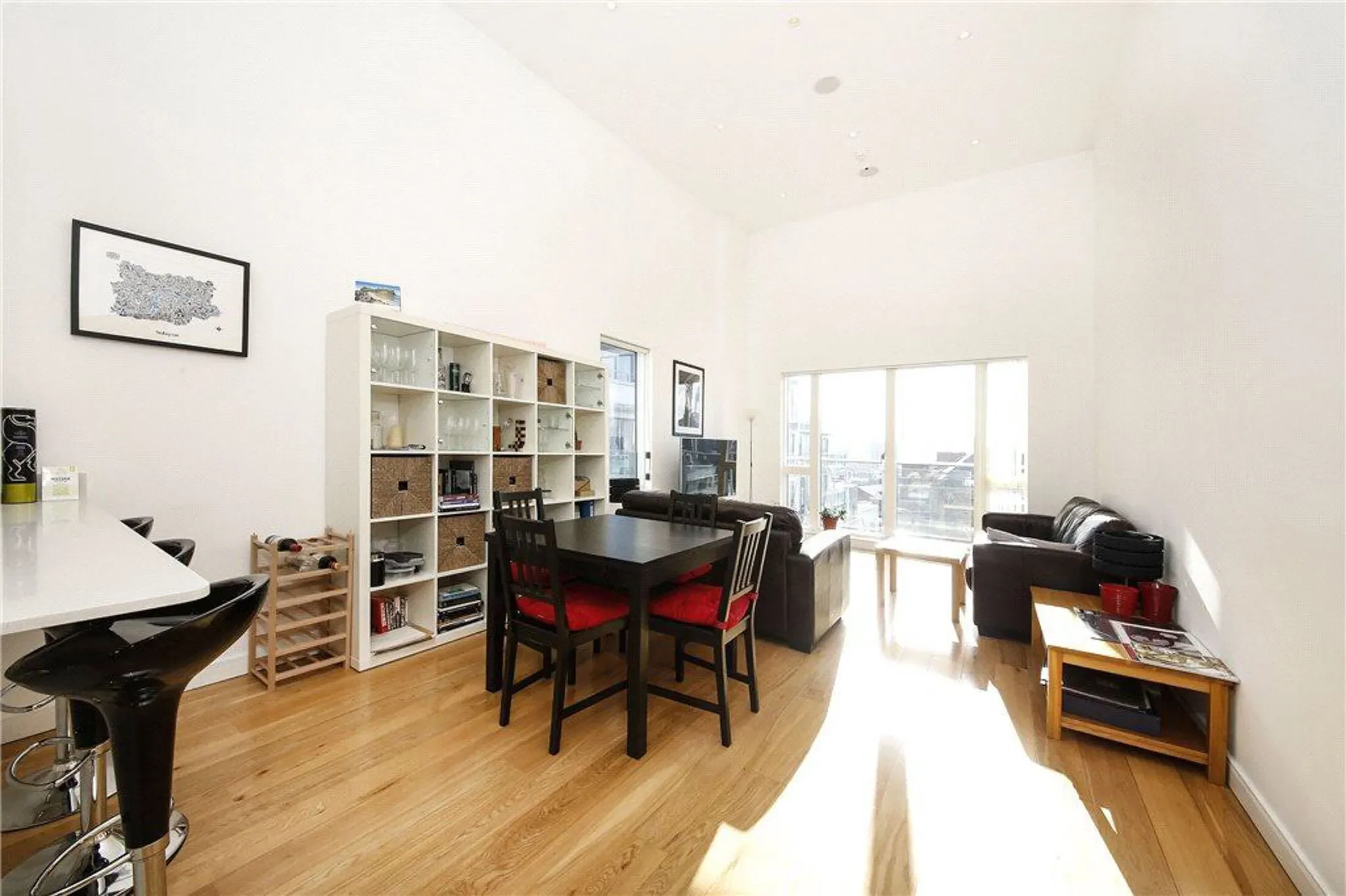 Flat Voysey Square in Greater London