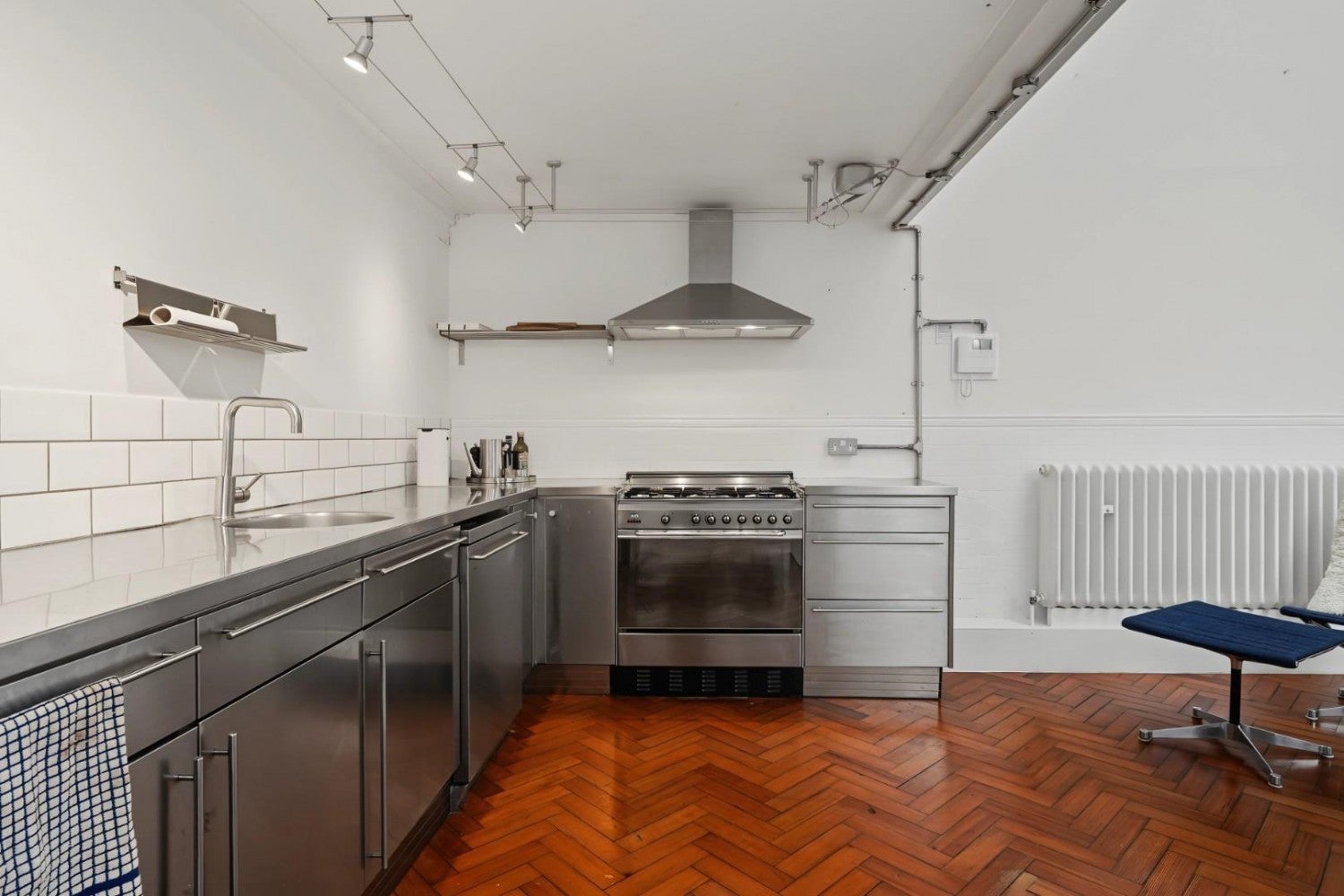 Flat Bramshaw Road in Greater London