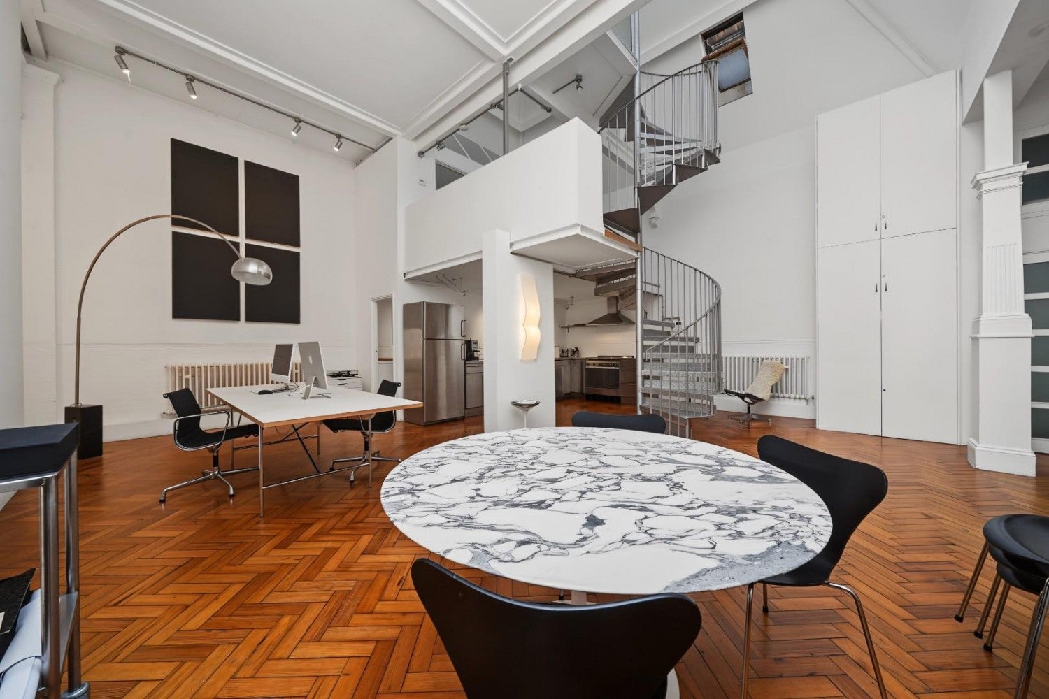 Flat Bramshaw Road in Greater London