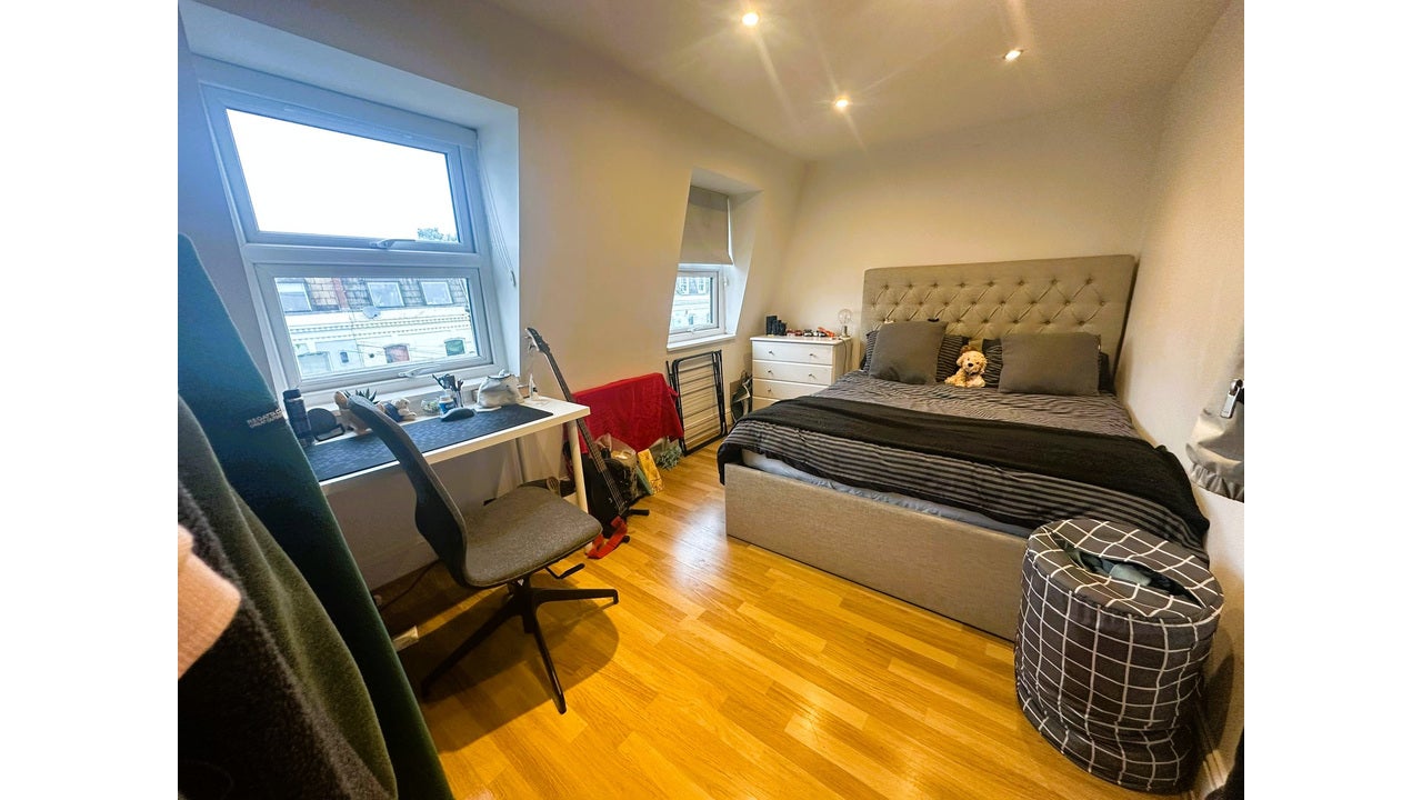 Flat Kilmaine Road in Greater London