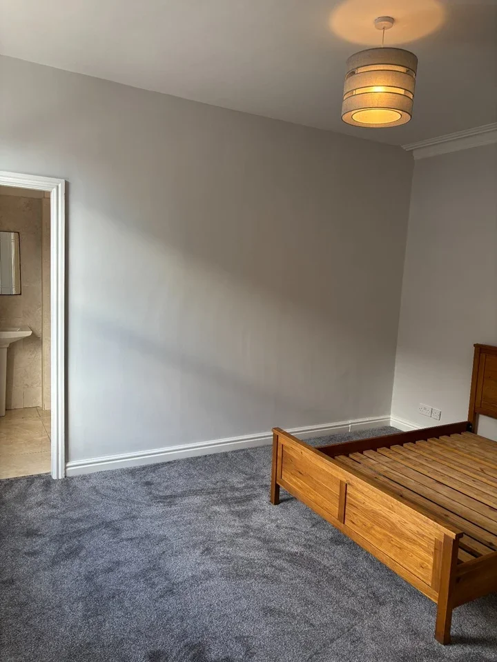 Flat Radnor Place in Liverpool