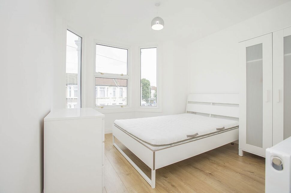 Room Kingston Road in London
