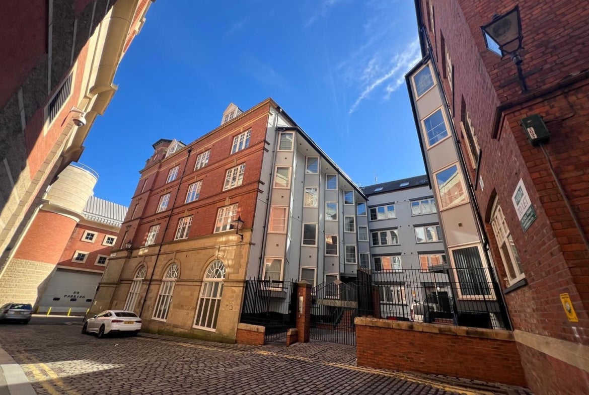 Flat Low Friar Street in Newcastle upon Tyne