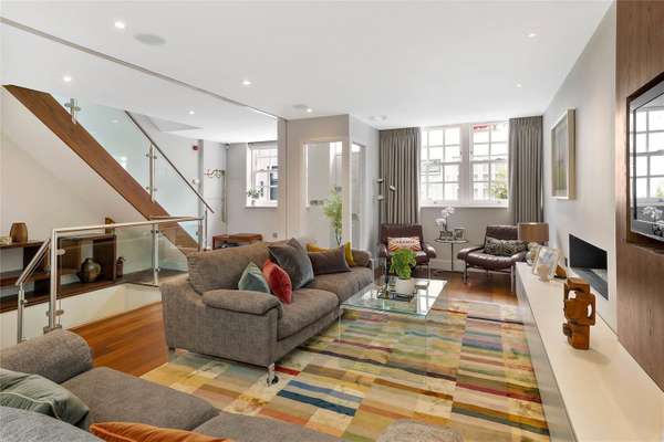 House Pembridge Mews in Greater London