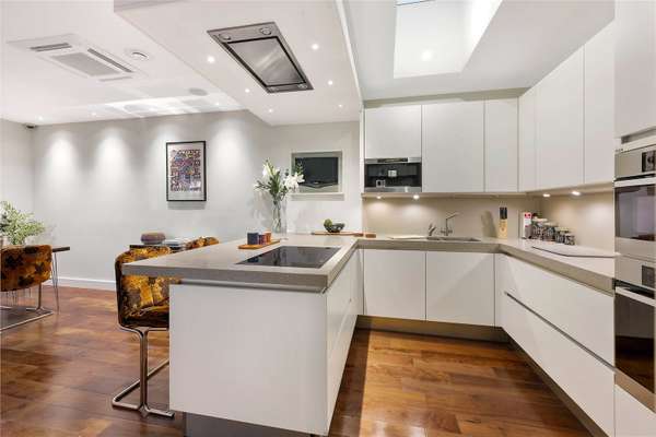 House Pembridge Mews in Greater London