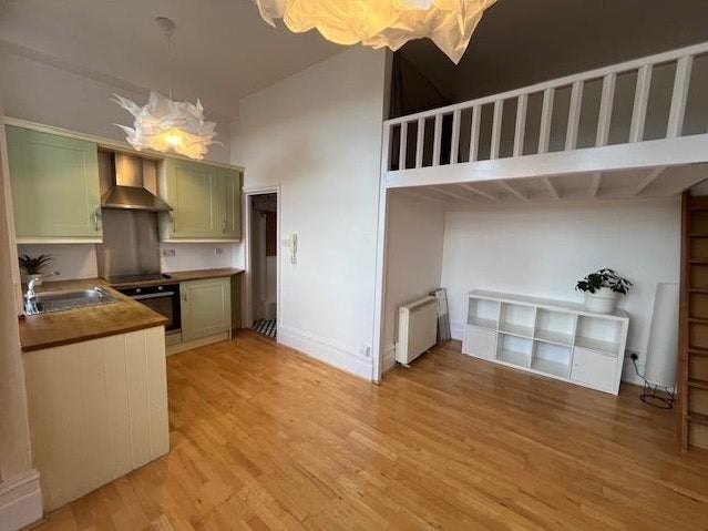 Flat Highcroft Villas in Brighton