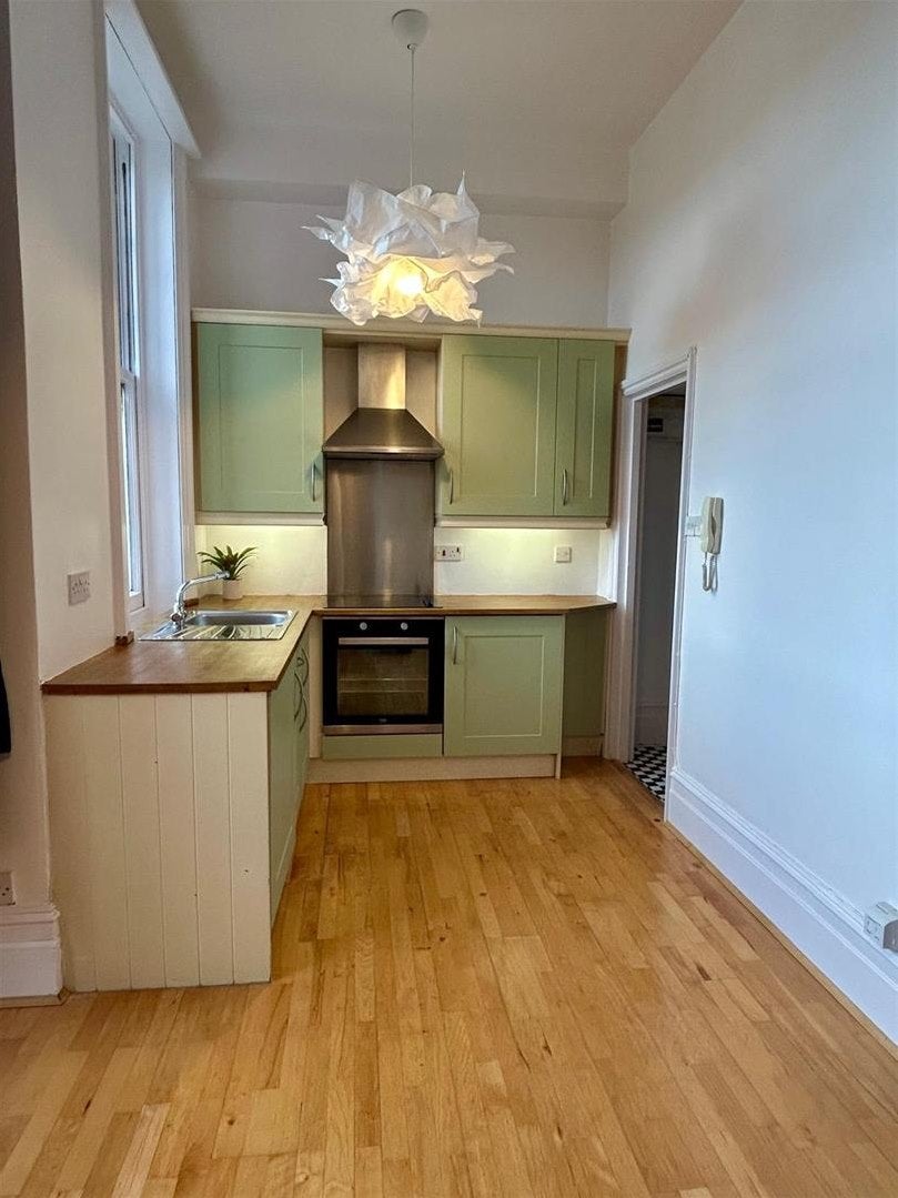 Flat Highcroft Villas in Brighton