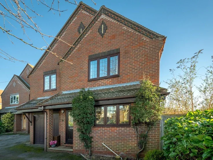 House Morton King Close in Shabbington