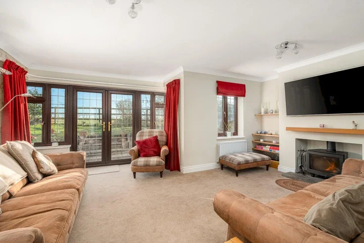House Morton King Close in Shabbington