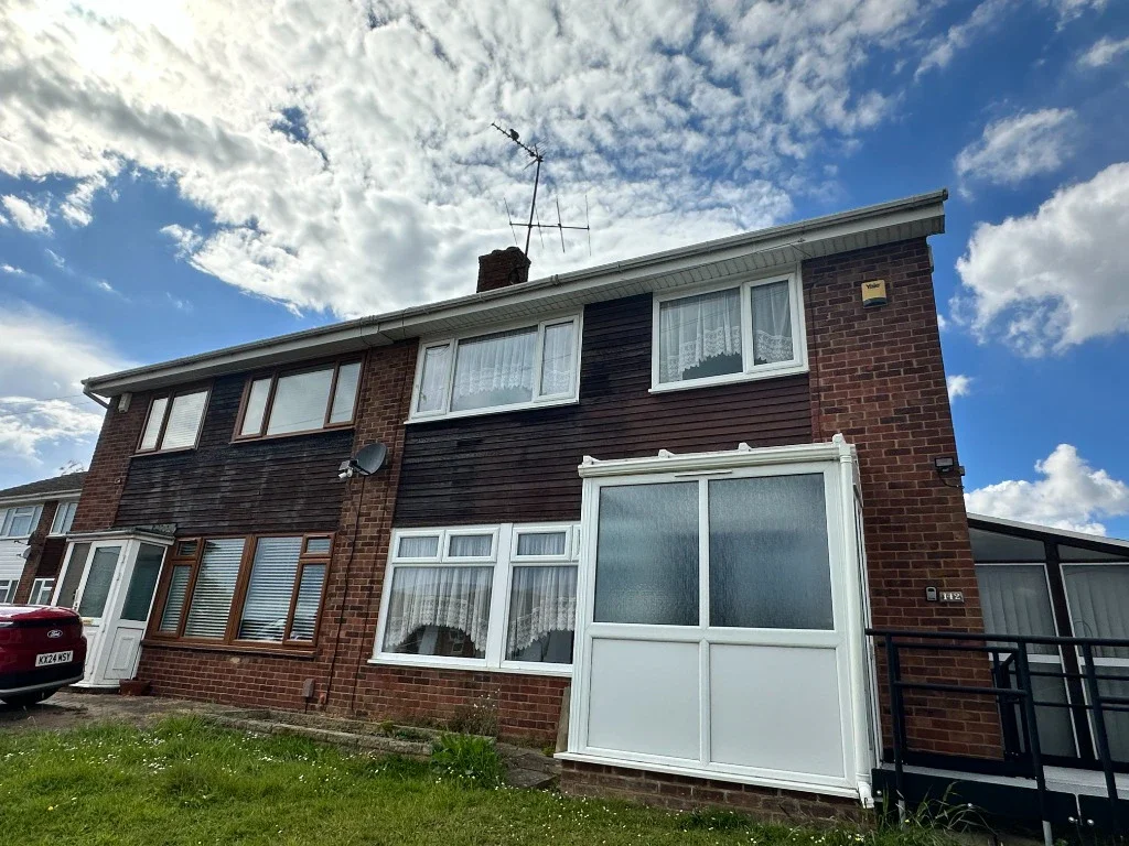 House Henshaw Road in Wellingborough