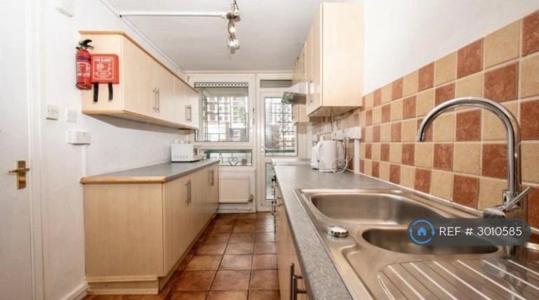 Room Balmes Road in Greater London