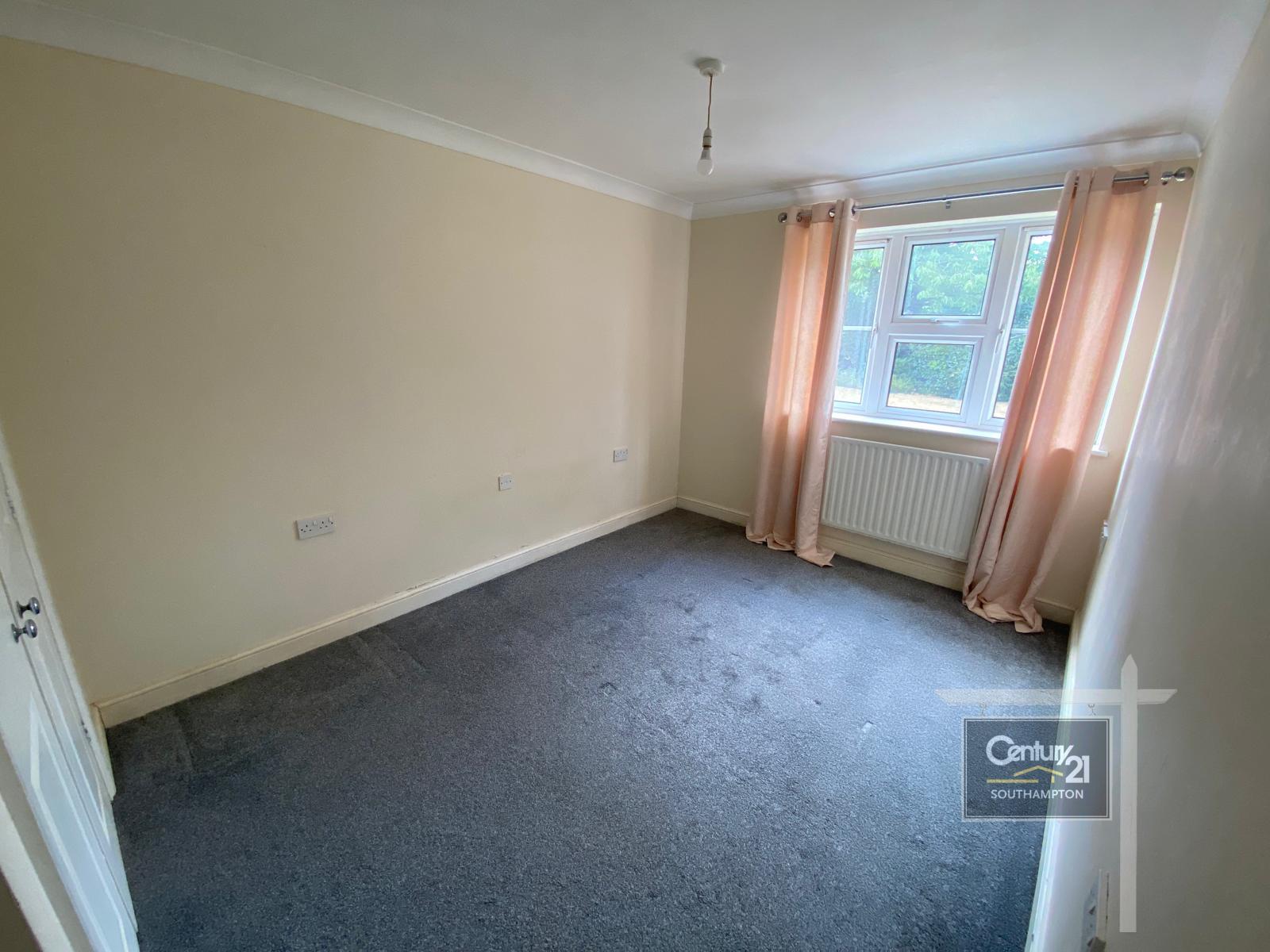 Flat Jessamine Road in Southampton