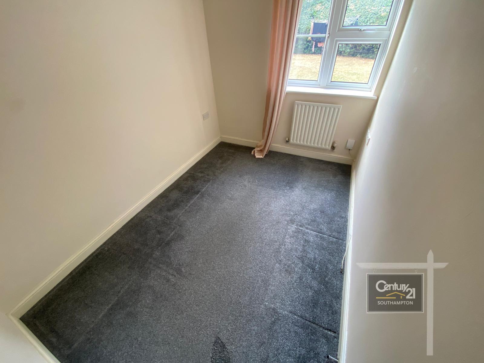 Flat Jessamine Road in Southampton