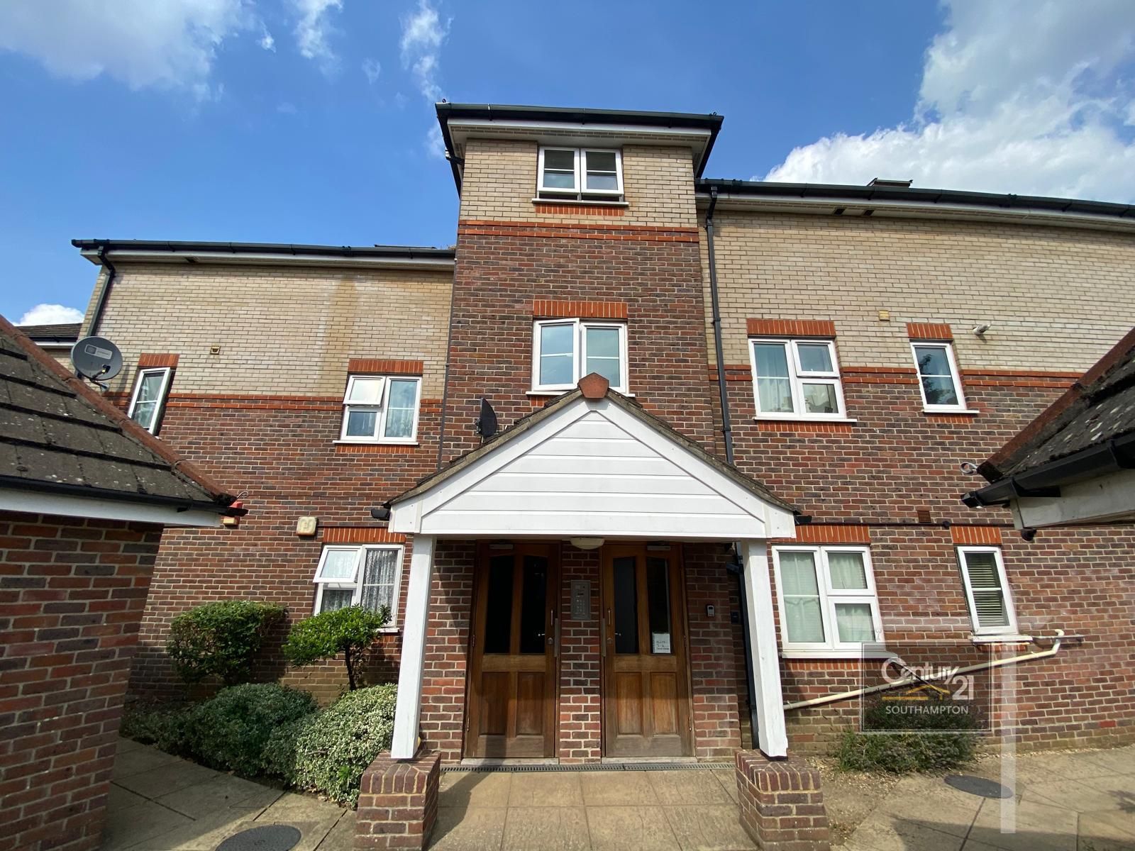 Flat Jessamine Road in Southampton