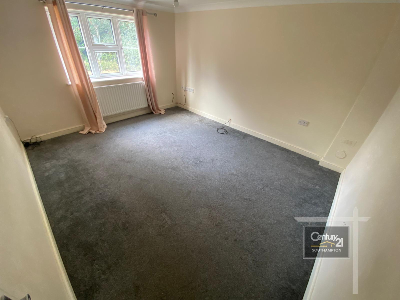 Flat Jessamine Road in Southampton