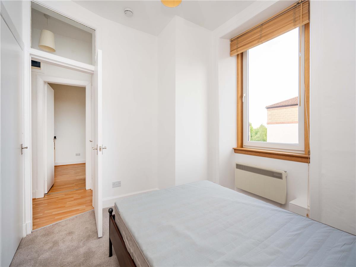 Flat Dalgety Road in City of Edinburgh