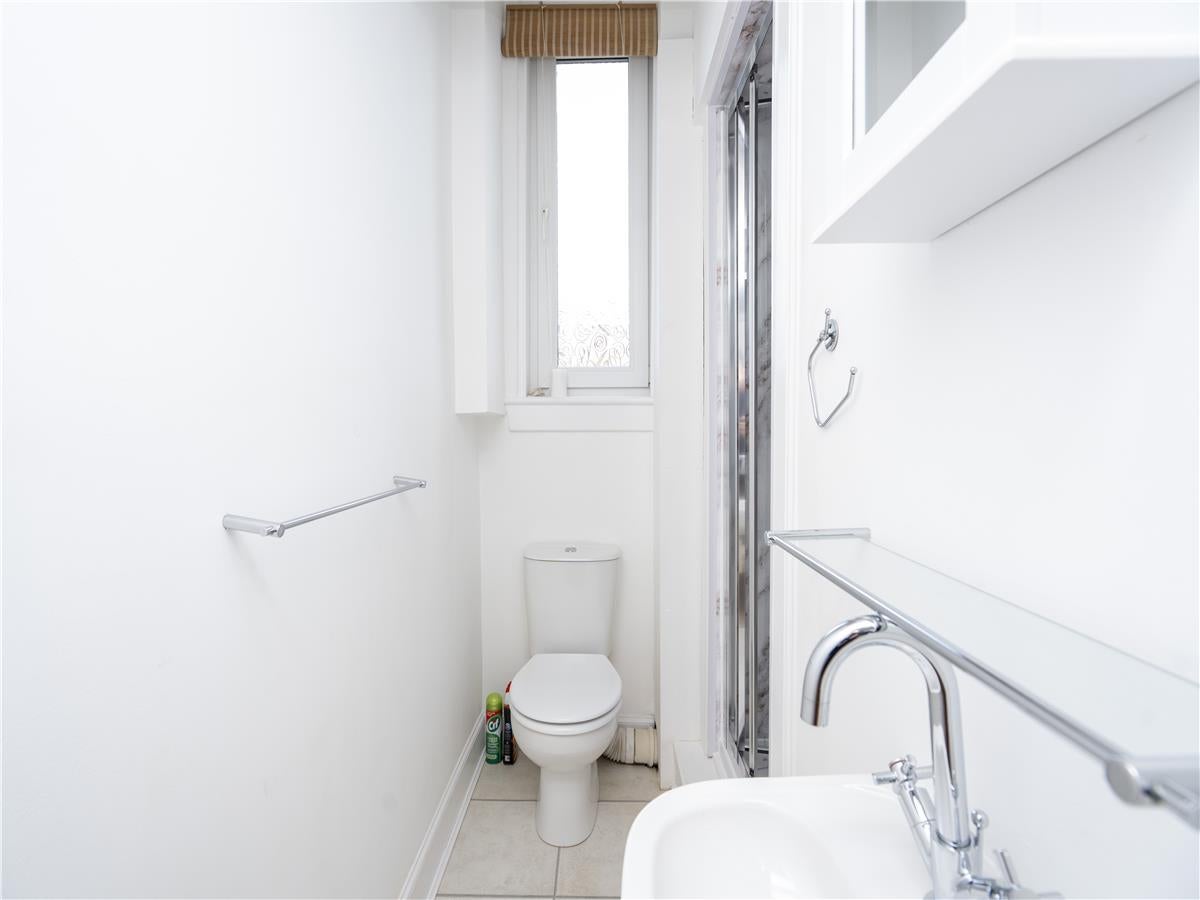 Flat Dalgety Road in City of Edinburgh