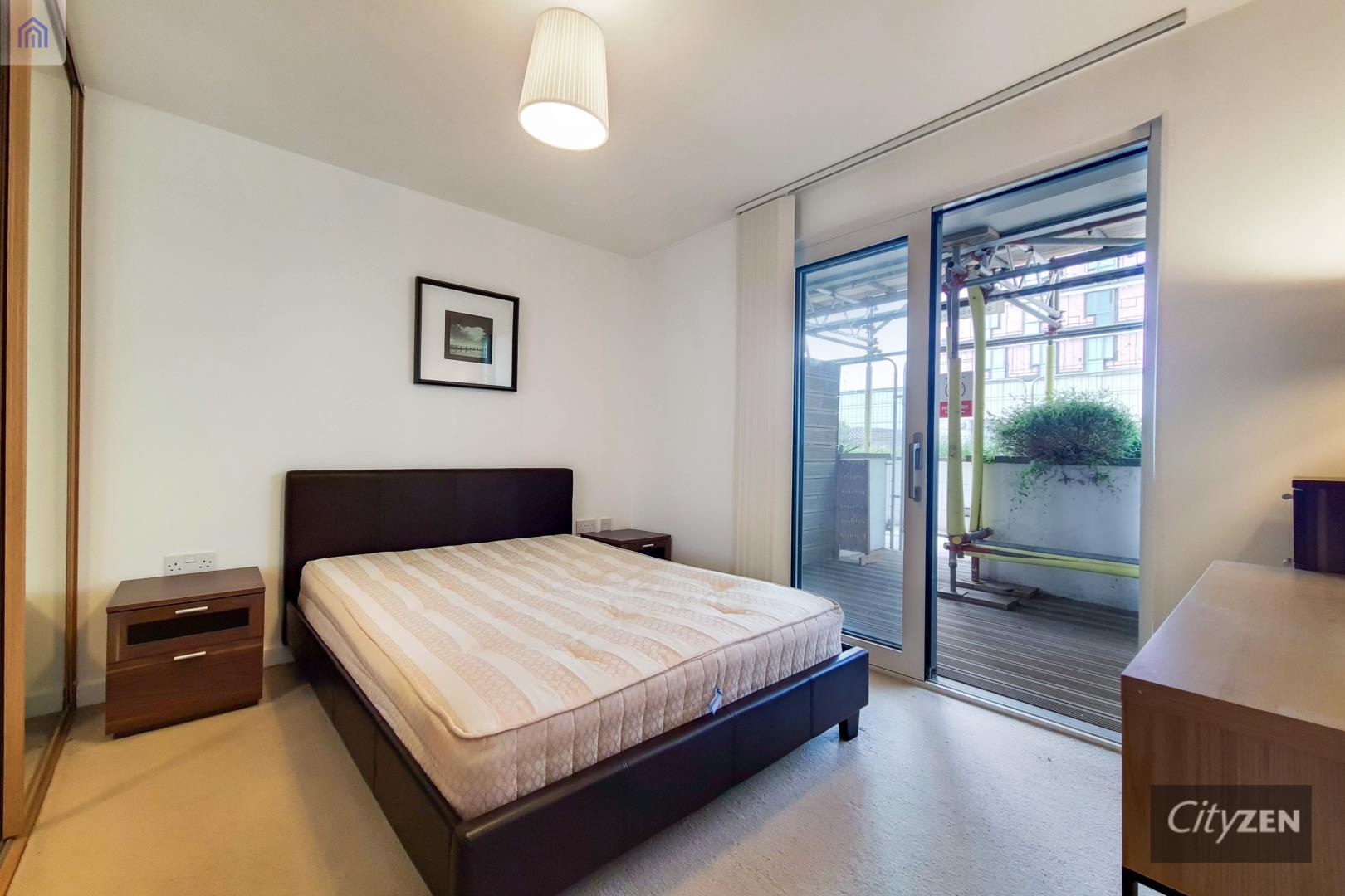 Flat Bessemer Place in Greater London