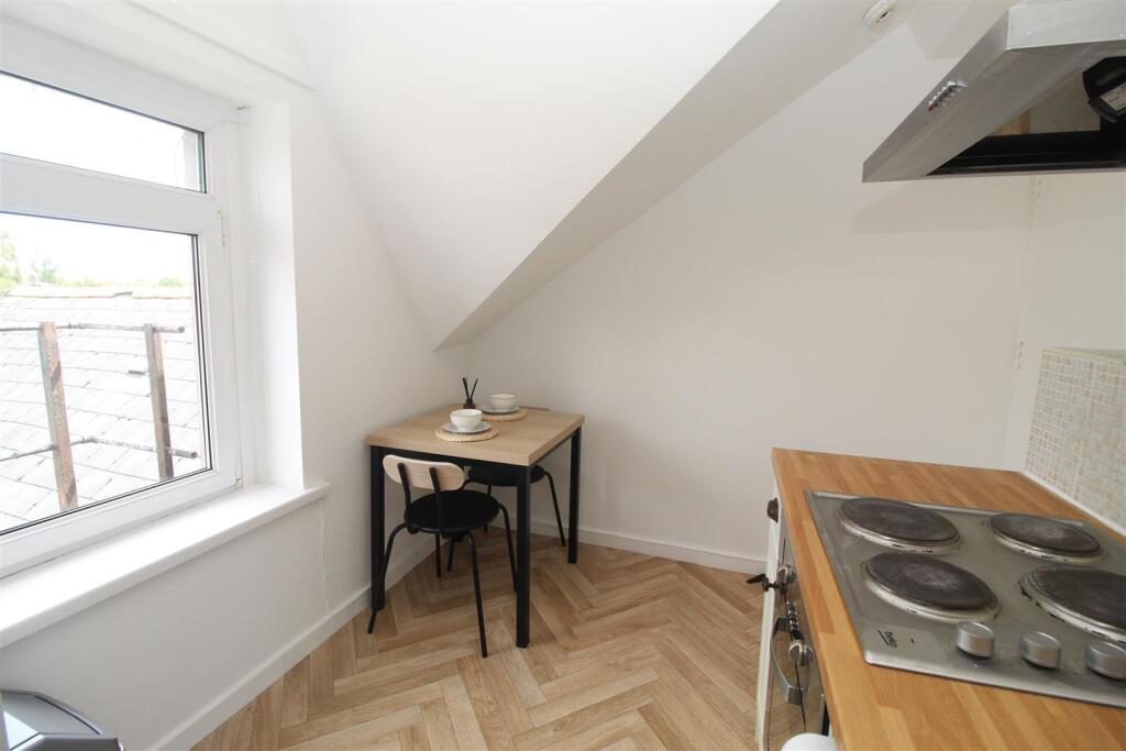 Flat Connaught Road in Cardiff