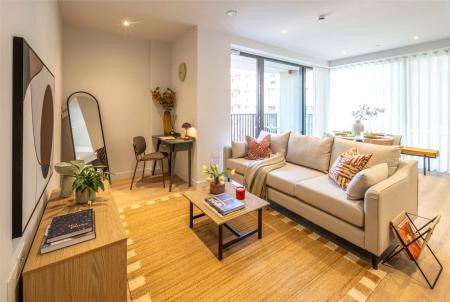 Flat Parkview Avenue in Greater London