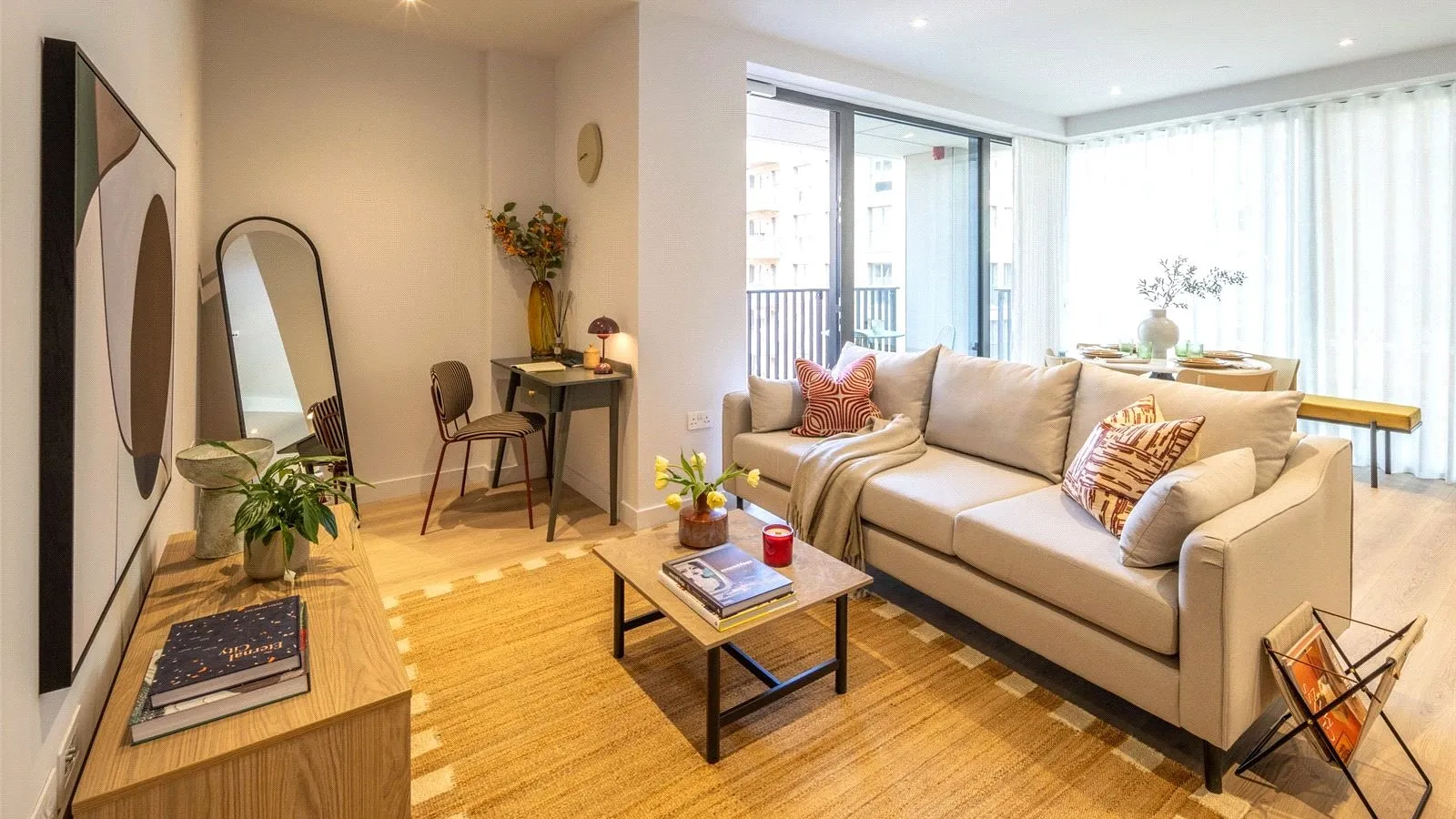 Flat Choral Street in Greater London