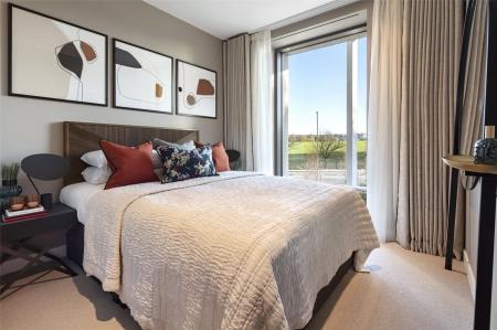 Flat Parkview Avenue in Greater London