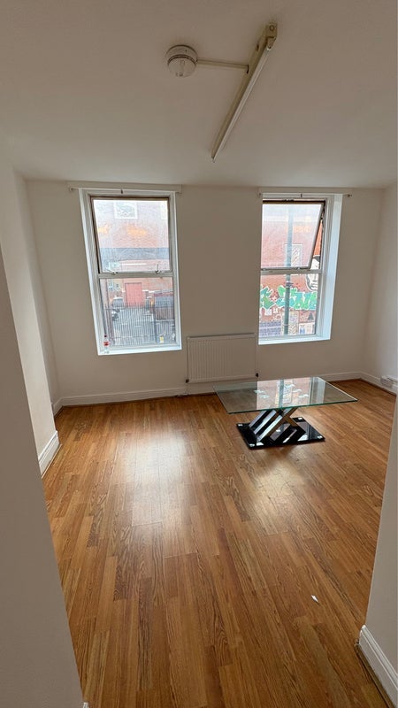 Room Osborn Street in Greater London
