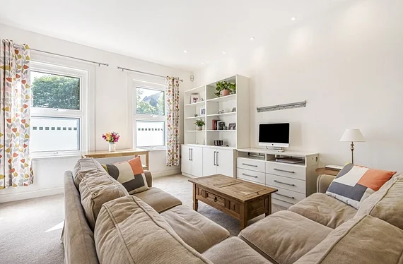 Flat Lordship Lane in Greater London