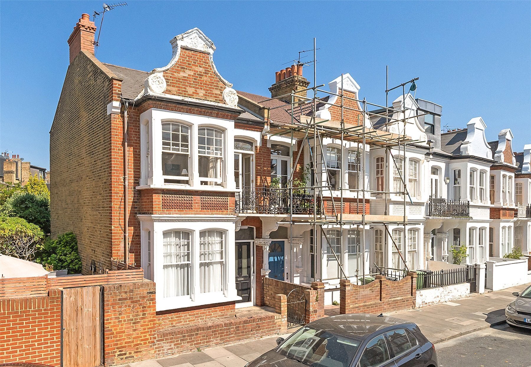 Flat Elmstone Road in Greater London