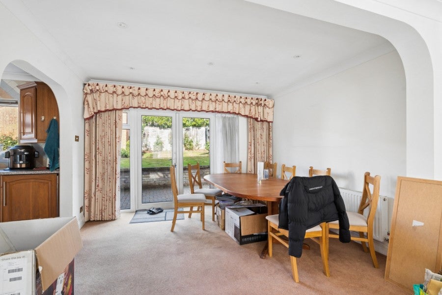 House Birchmead Avenue in Greater London