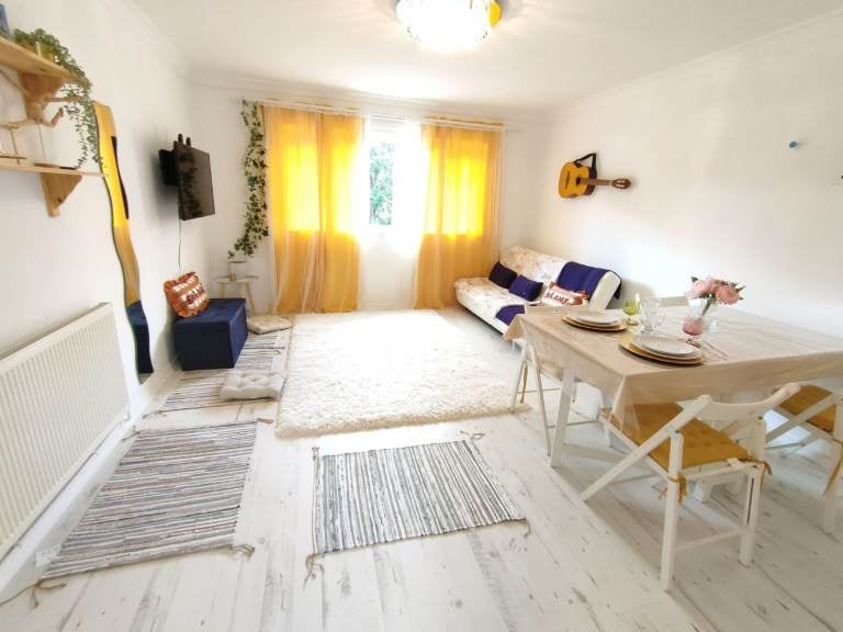 Flat Roveley Court in Milton Keynes