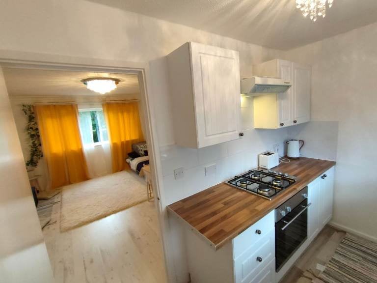 Flat Roveley Court in Milton Keynes