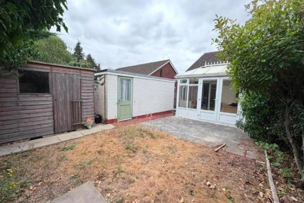 House Rowe Avenue in Peterborough