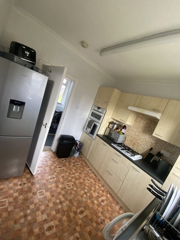 Room Meldrum Gardens in Glasgow