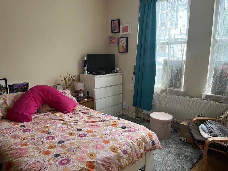 Room Gilbey Road in Greater London